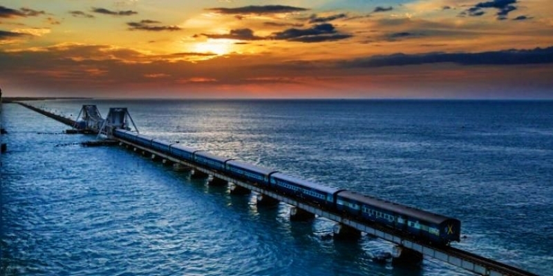 Experience exclusivity by travelling in these super luxurious trains of India